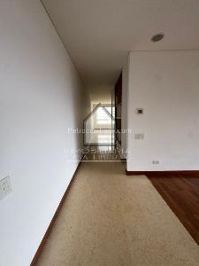 Apartamento de 3 alcobas en arriendo en El Poblado, Medellín, 272 m² · foto 7 de 20