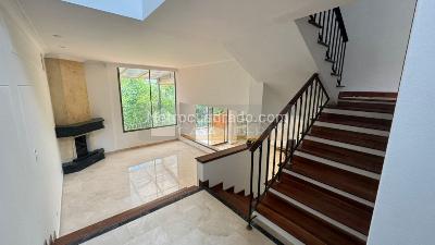 Casa en arriendo en El Poblado, Medellín · foto 2 de 20