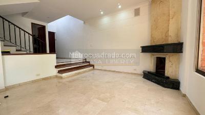 Casa en arriendo en El Poblado, Medellín · foto 3 de 20