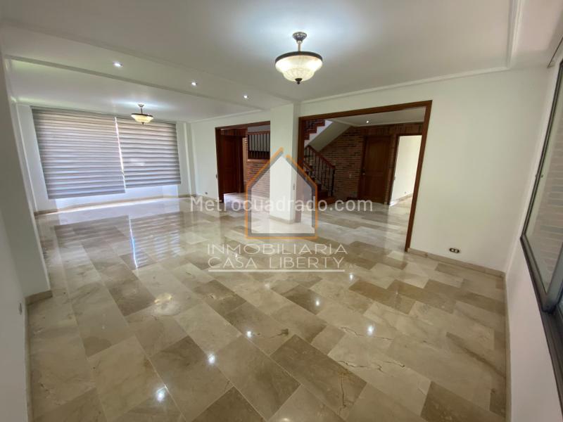 Casa – Medellín, Altos del Poblado, El Poblado - Más