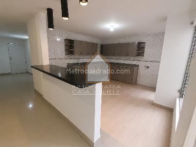Apartamento de 3 alcobas en arriendo en La Candelaria, Medellín, 280 m² · foto 3 de 18
