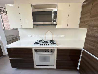 Apartamento en arriendo en El Tesoro, Medellín · foto 4 de 20