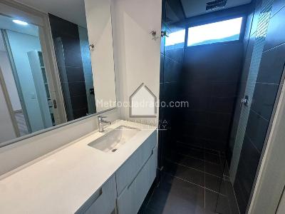 Apartaestudio en venta en El Poblado, Medellín, 64 m² · foto 10 de 20