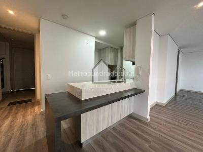 Apartaestudio en venta en El Poblado, Medellín, 64 m² · foto 14 de 20