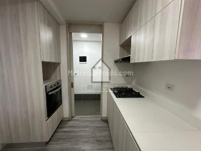 Apartaestudio en venta en El Poblado, Medellín, 64 m² · foto 3 de 20