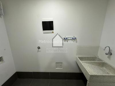Apartaestudio en venta en El Poblado, Medellín, 64 m² · foto 5 de 20