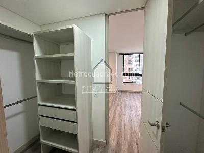 Apartaestudio en venta en El Poblado, Medellín, 64 m² · foto 9 de 20