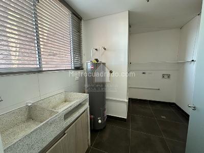 Apartamento en venta en El Tesoro, Medellín · foto 10 de 20