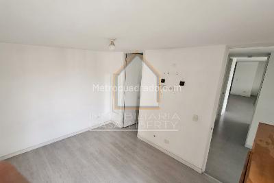Apartamento en arriendo en Castropol, Medellín · foto 6 de 17