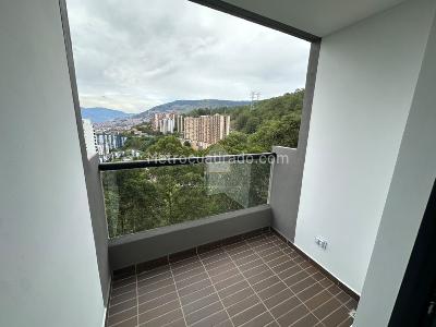 Apartamento de 3 alcobas en venta en Las Palmas, Medellín, 70 m² · foto 3 de 12