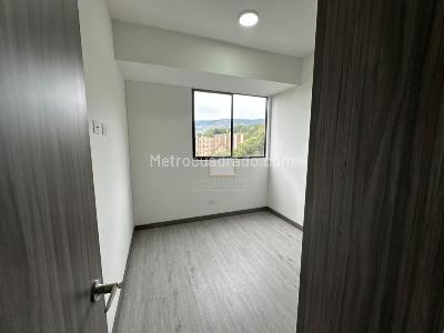 Apartamento de 3 alcobas en venta en Las Palmas, Medellín, 70 m² · foto 8 de 12