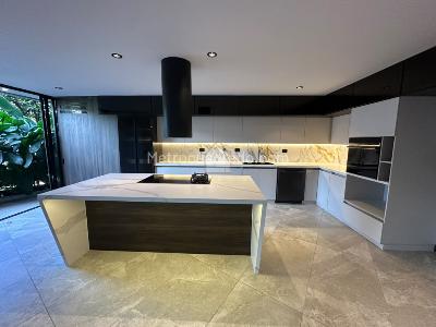 Apartamento de 3 alcobas en venta en Loma Del Esmeraldal, Envigado, 361 m² · foto 4 de 20