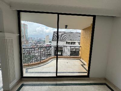 Apartamento en venta en Centro, Pereira · foto 2 de 11