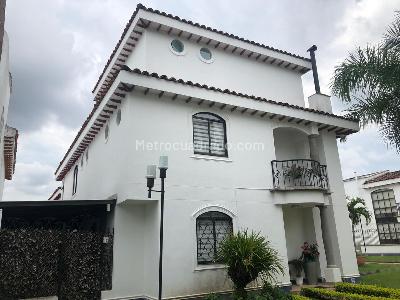 Casa en venta en Pinares, Pereira · foto 3 de 10