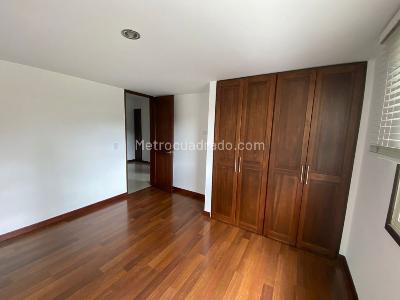 Casa de 3 alcobas en venta en Pinares, Pereira, 214 m² · foto 12 de 13
