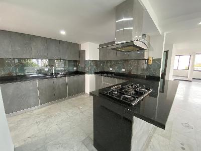 Apartamento en venta en Pinares, Pereira · foto 3 de 13