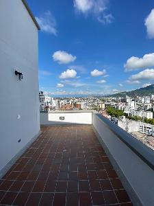 Apartamento en venta en Pinares, Pereira · foto 2 de 12