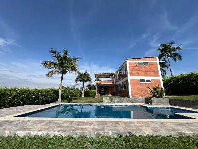 Casa de 4 alcobas en venta en El Tigre, Pereira, 1177 m² · foto 2 de 13
