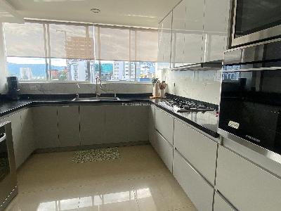 Apartamento en venta en Pinares, Pereira · foto 2 de 15