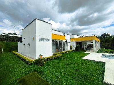 Casa de 3 alcobas en venta en Kilometro 5 Via Pereira Armenia, Pereira, 1907 m² · foto 2 de 13