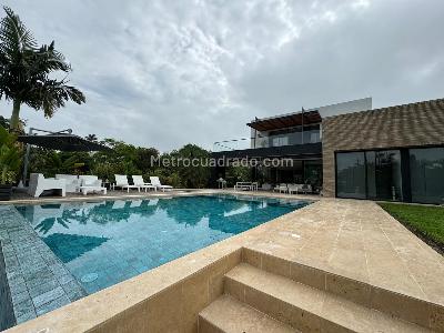Casa de 5 alcobas en venta en Cerritos, Pereira · foto 2 de 14