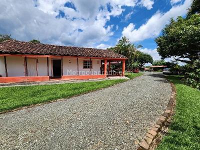 Casa de 5 alcobas en venta en Via Condina, Pereira · foto 3 de 12