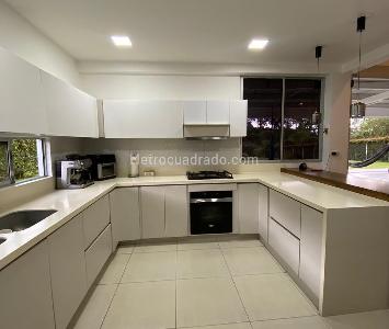 Casa de 4 alcobas en venta en Via Condina, Pereira, 1873 m² · foto 10 de 12