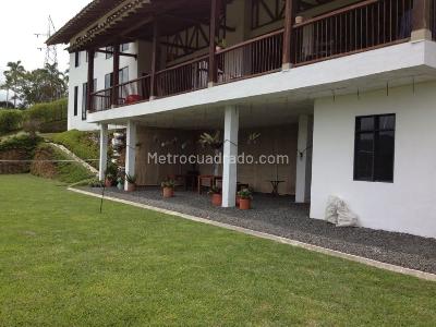 Casa en venta en Via Armenia, Pereira · foto 2 de 15