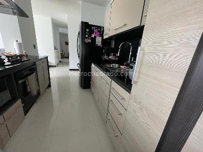 Apartamento en venta en Pinares, Pereira · foto 8 de 13