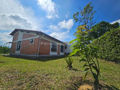 Casa de 5 alcobas en venta en Tres Puertas, Pereira · foto 2 de 12