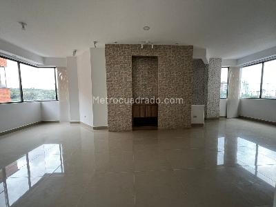 Apartamento en venta en Pinares, Pereira · foto 2 de 15