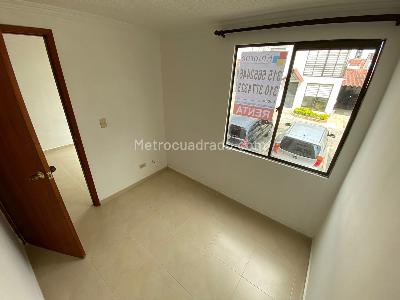 Apartamento de 2 alcobas en venta en Avenida De Las Americas, Pereira, 42 m² · foto 3 de 12