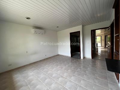 Casa de 3 alcobas en venta en Cerritos, Pereira, 440 m² · foto 10 de 15