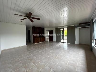 Casa de 3 alcobas en venta en Cerritos, Pereira, 440 m² · foto 12 de 15