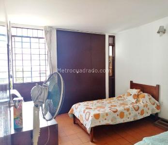 Casa de 4 alcobas en venta en Altos De Cabecera, Bucaramanga, 208 m² · foto 10 de 15