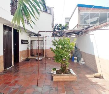 Casa de 4 alcobas en venta en Altos De Cabecera, Bucaramanga, 208 m² · foto 13 de 15