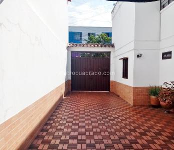 Casa de 4 alcobas en venta en Altos De Cabecera, Bucaramanga, 208 m² · foto 15 de 15