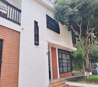 Casa de 4 alcobas en venta en Altos De Cabecera, Bucaramanga, 214 m² · foto 2 de 20