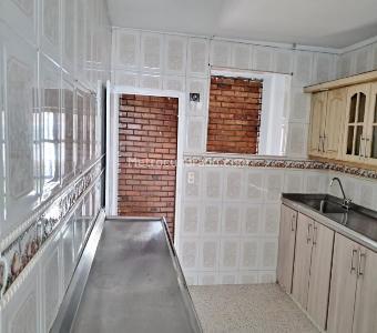 Casa de 4 alcobas en venta en Altos De Cabecera, Bucaramanga, 214 m² · foto 9 de 20