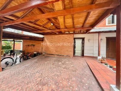Casa de 3 alcobas en venta en Versalles, Floridablanca, 130 m² · foto 2 de 20
