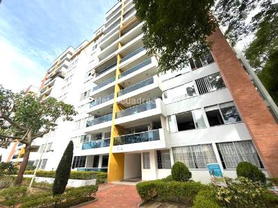 Apartamento de 3 alcobas en venta en Versalles, Floridablanca, 100 m² · foto 2 de 20