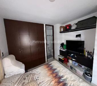 Apartamento de 3 alcobas en venta en Valle De Rio Frio, Floridablanca, 92 m² · foto 11 de 14