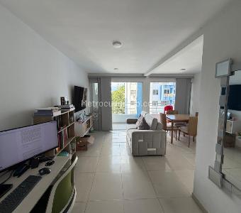 Apartamento de 3 alcobas en venta en Valle De Rio Frio, Floridablanca, 92 m² · foto 3 de 14