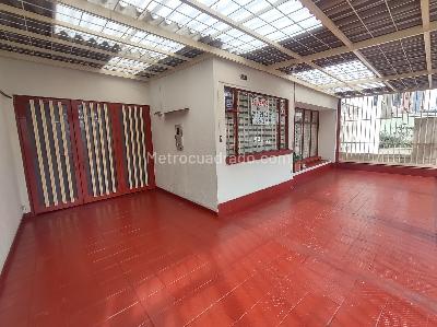 Casa de 5 alcobas en venta en Normandia Occidental, Bogotá, 260 m² · foto 2 de 20