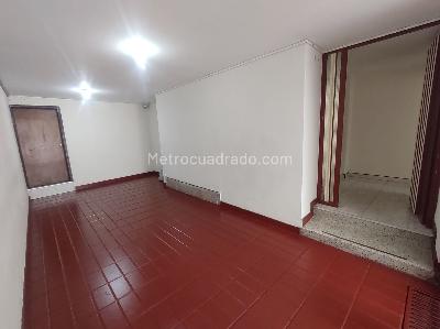 Casa de 5 alcobas en venta en Normandia Occidental, Bogotá, 260 m² · foto 3 de 20