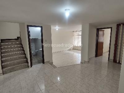 Casa de 5 alcobas en venta en Normandia Occidental, Bogotá, 260 m² · foto 4 de 20