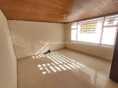 Casa de 5 alcobas en venta en Normandia Occidental, Bogotá, 260 m² · foto 10 de 20
