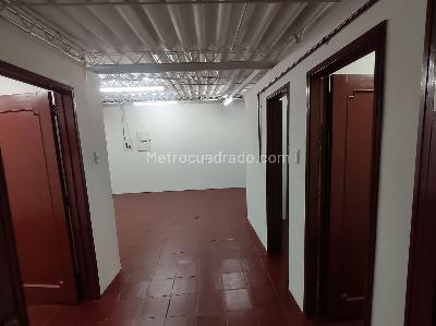 Casa de 5 alcobas en venta en Normandia Occidental, Bogotá, 260 m² · foto 19 de 20