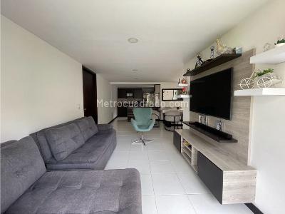 Apartamento en venta en Loma Del Indio, Medellín · foto 2 de 17