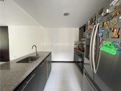 Apartamento en venta en Loma Del Indio, Medellín · foto 8 de 17